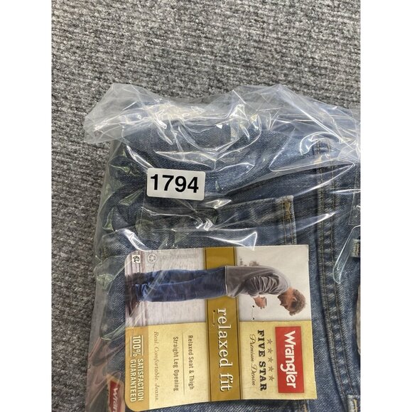Wrangler Five Star Premium Jeans Mens 40x30 Blue Demin Relaxed Fit Straight Leg - Picture 10 of 10